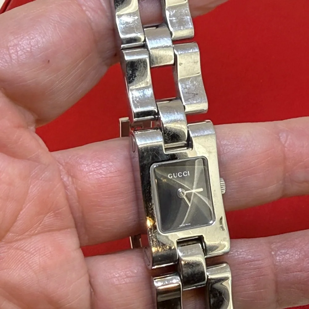 GUCCI 2305L Quartz Stainless Steal Watch - Picture 4 of 11